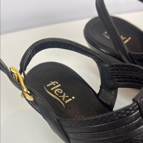 Vintage Flexi Black Wedge with Strappy Design 3” Heels Sandals - Picture 4 of 13
